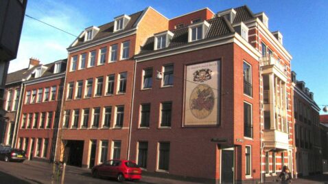 2013-10/364 met tableau mb120311.jpg