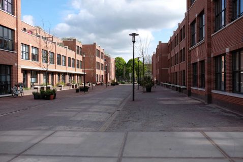 2017-04/421-1-en-2a-mbcf6408