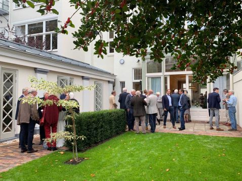 uitloop vanuit Swedenborg zaal en de bibliotheek