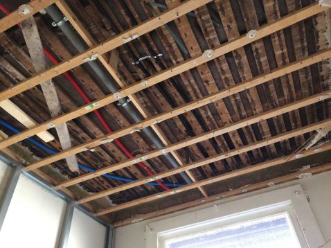 installaties en woningscheidend plafond