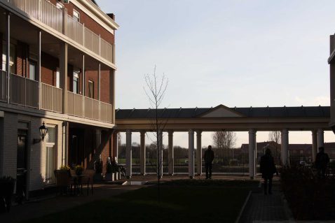 2013-12/mb 2010_03_276682.jpg